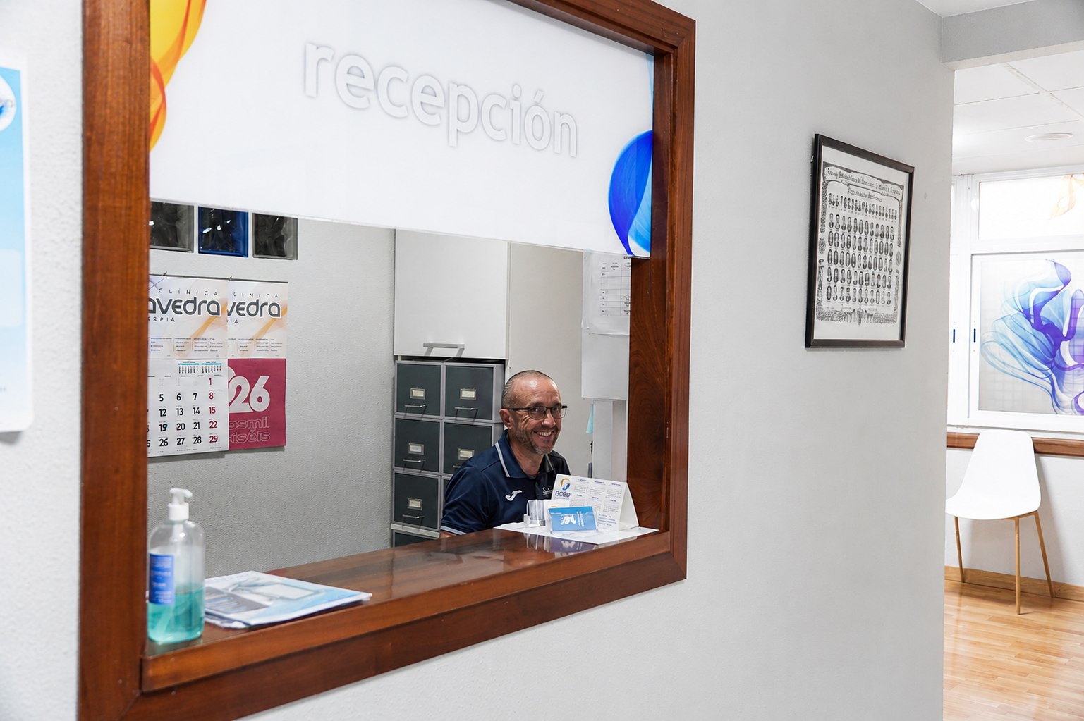 Recepción de la clínica de fisioterapia Saavedra en Roquetas de Mar